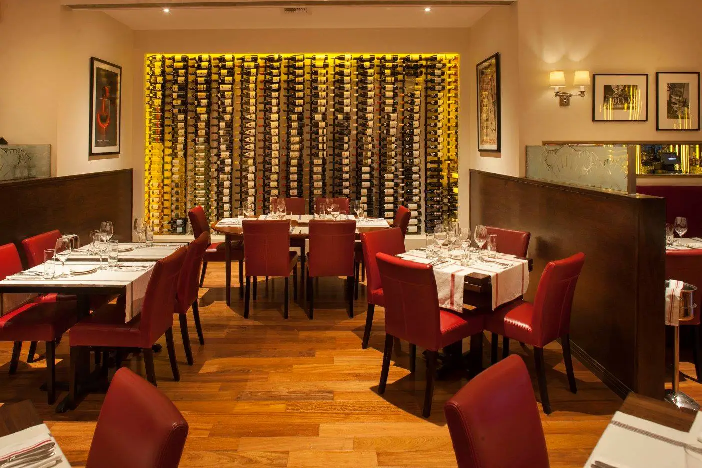 bistro-du-marche_interior.jpg.webp