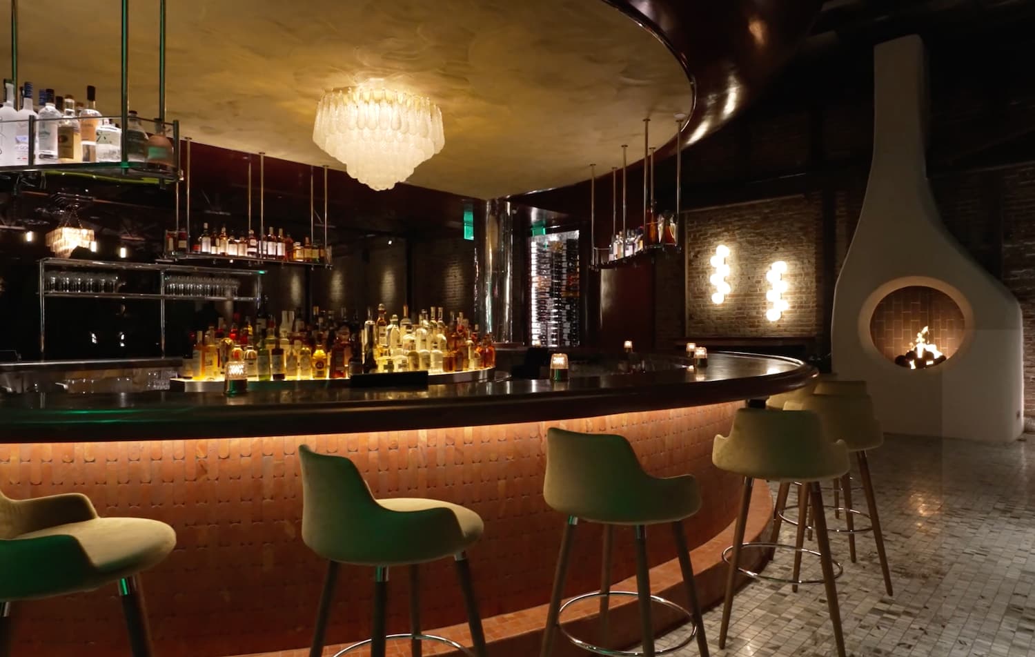 le-coq-resturant-san-diego-1.webp